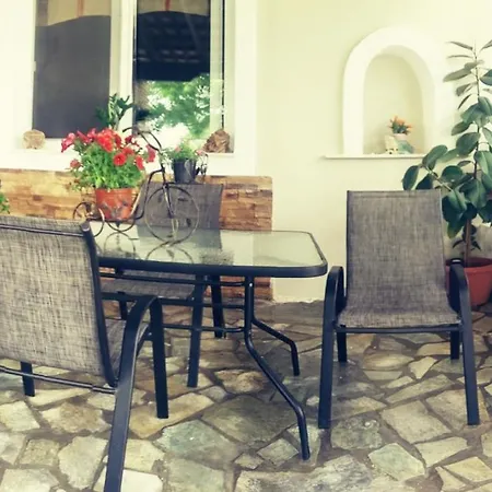 Petros Garden ηouse Daire Gaitani