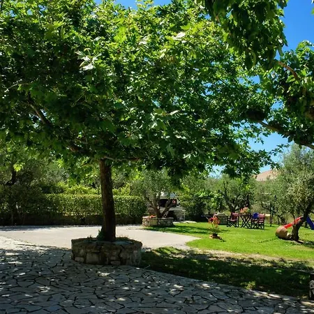 Petros Garden ηouse Daire *